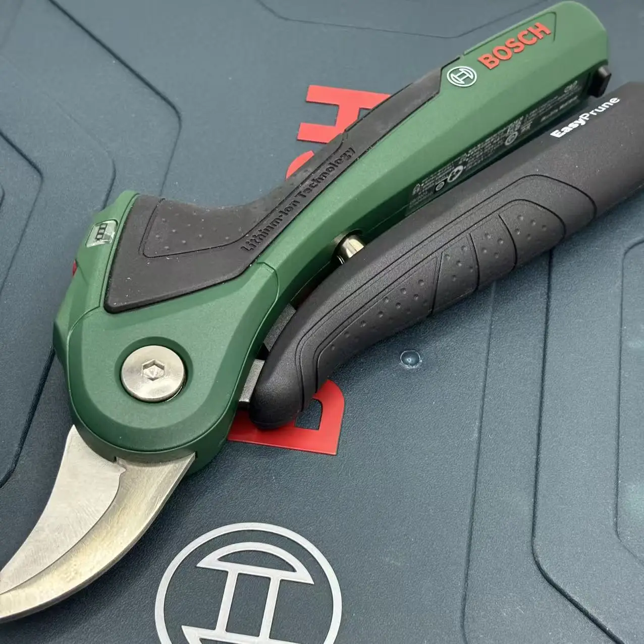Bosch 3.6V Cordless Smart Prun - Smart Gardening 评论和价格